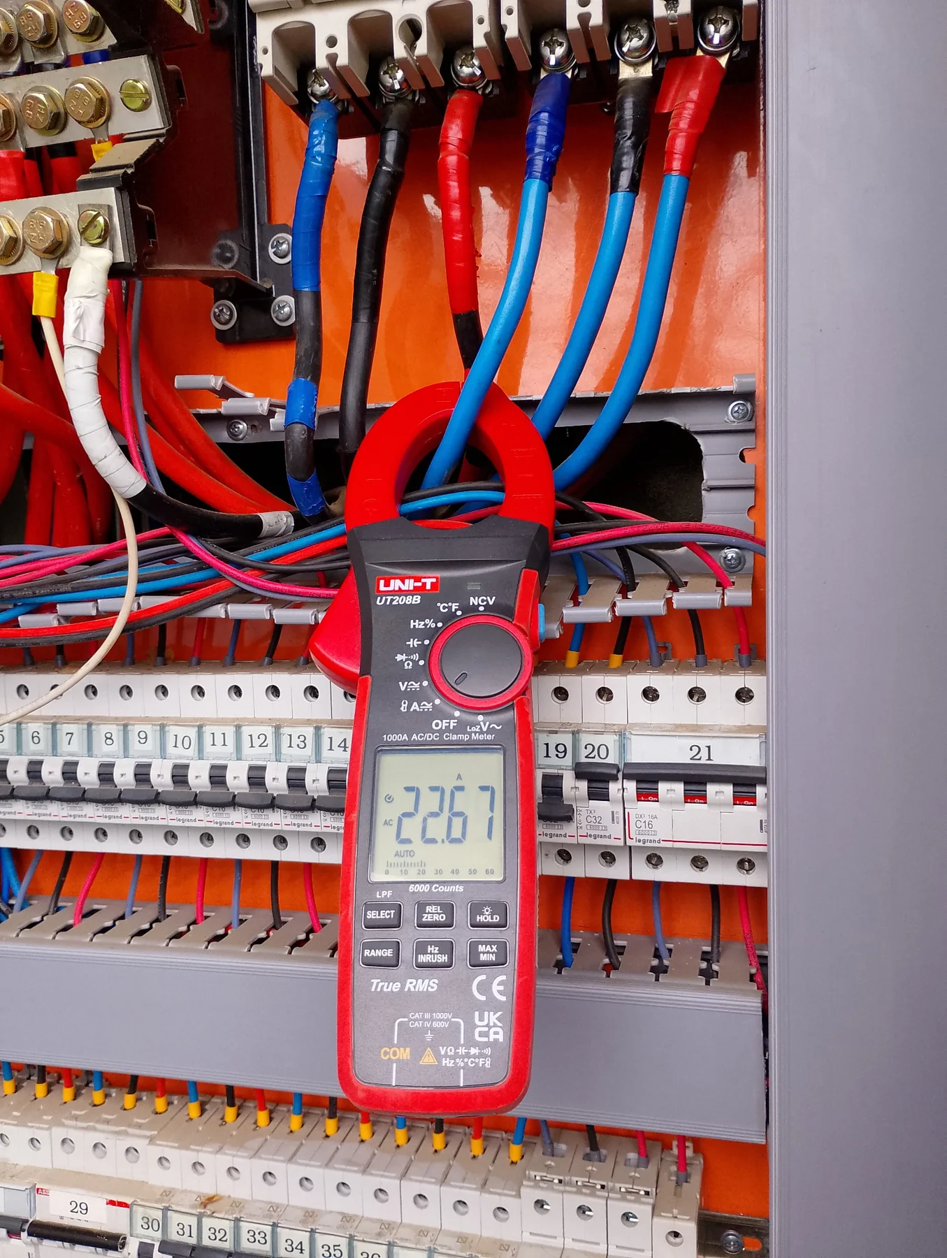 LL Ingeniería y Construcción SpA — registro de trabajo eléctrico 20